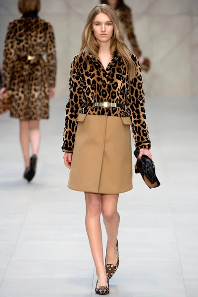 Look 15